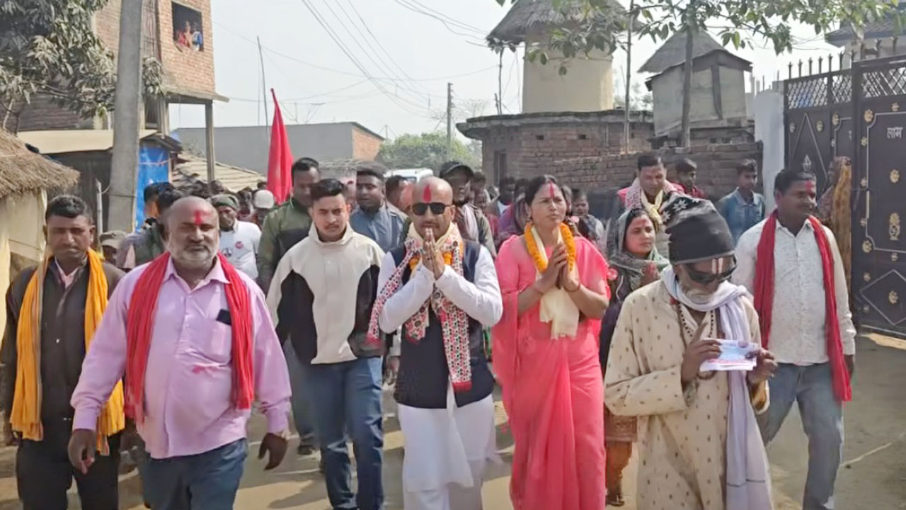 पटेर्वासुगौली–५ मा एमालेको घरदैलो तीव्र, पाण्डेय भन्छन्— विपक्षी त्रसित