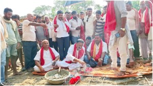 मन्त्री गुप्ताद्वारा सखुवाप्रसौनी र पटेर्वासुगौलीमा सडक शिलन्यास