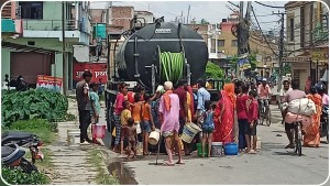 वीरगंजमा पानी संकट समाधानका लागि महानगरको पहल, ट्याङ्करमार्फत आपूर्ति सुरु