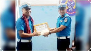 पर्सा ट्राफिक प्रमुख भट्ट असार महिनाको 'उत्कृष्ट पुलिस अफ दि मन्थ' घोषित