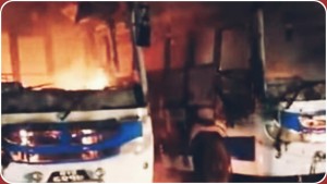 वीरगंजको बसपार्कमा पार्किङ गरिएका दुई बसमा आगलागी