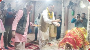 गहवामाईको आशीर्वादलिएर चुनावी मैदानमा उत्रिए कांग्रेस उम्मेदवार रुङटा