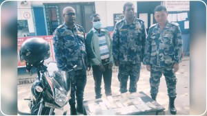 पर्समा सशस्त्र प्रहरीद्वारा स्रोत नखुलेको २० लाखसहित एक जना पक्राउ