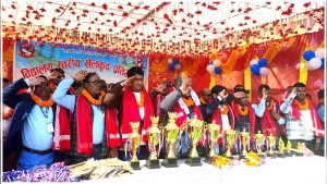 विद्यालय स्तरीय खेलकुद प्रतियोगिताको अध्यक्ष तिवारीद्वारा उद्घाटन