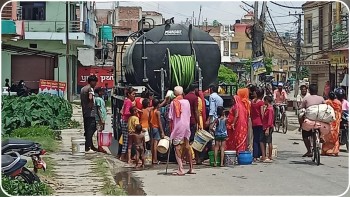 वीरगंजमा पानी संकट समाधानका लागि महानगरको पहल, ट्याङ्करमार्फत आपूर्ति सुरु
