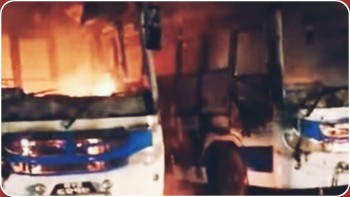 वीरगंजको बसपार्कमा पार्किङ गरिएका दुई बसमा आगलागी