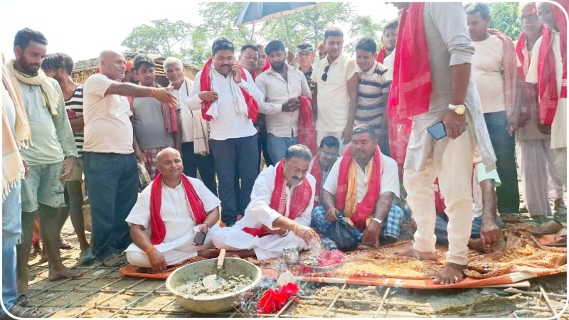 मन्त्री गुप्ताद्वारा सखुवाप्रसौनी र पटेर्वासुगौलीमा सडक शिलन्यास