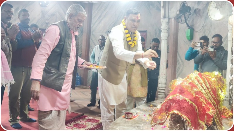 गहवामाईको आशीर्वादलिएर चुनावी मैदानमा उत्रिए कांग्रेस उम्मेदवार रुङटा