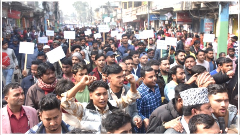 मेयर राजेशमानको समर्थनमा वीरगन्जको सडकमा उर्लियो जनसागर
