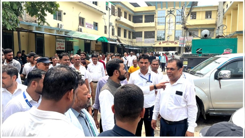 स्वास्थ्य मन्त्री यादवद्वारा गृहनगर वीरगंजस्थित नारायणी अस्पतालको अनुगमन